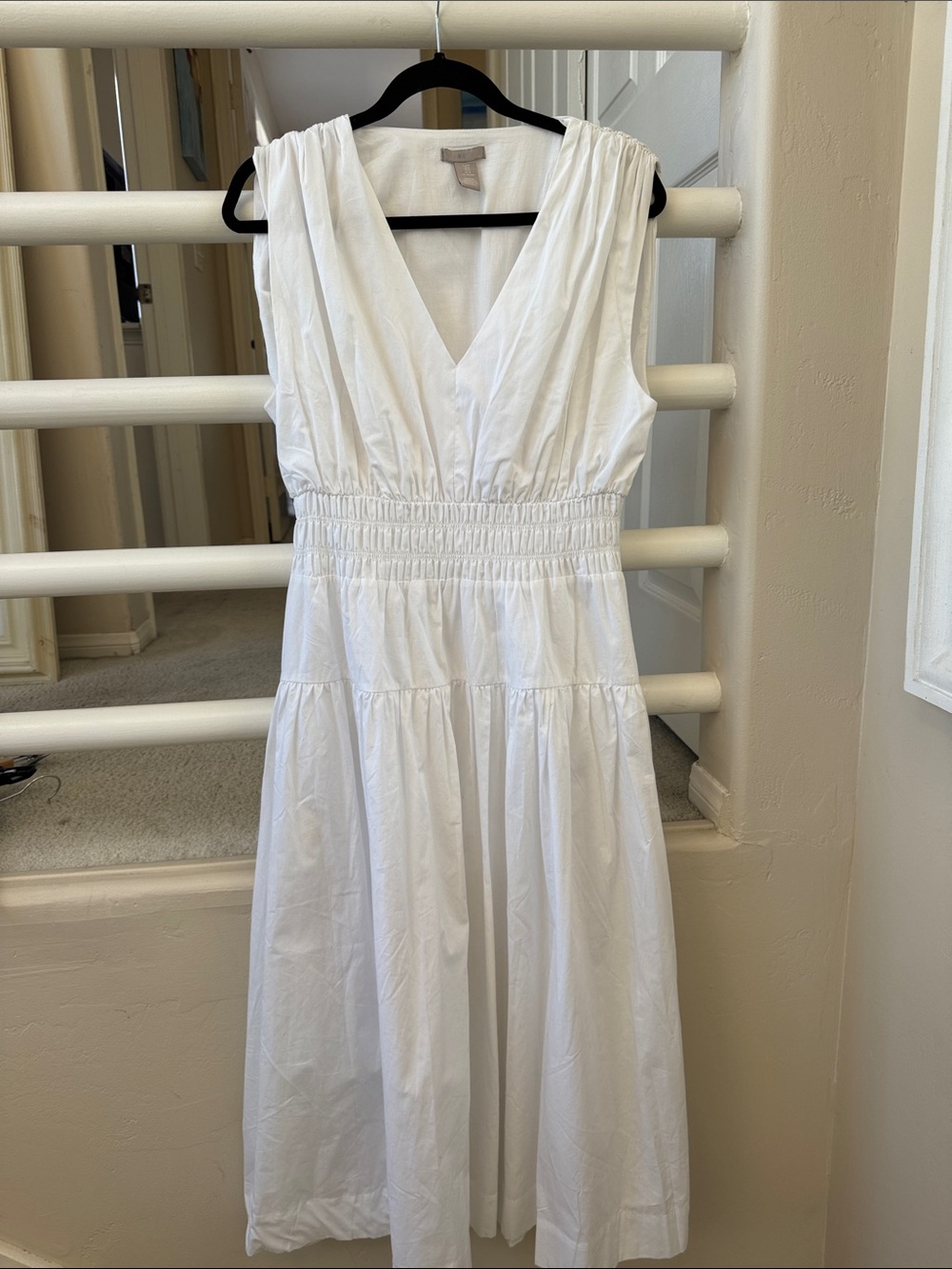 H&M White Sleeveless V-Neck Midi Dress